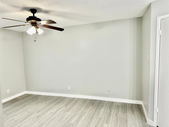 1516 Bay Area Boulevard T2, Houston, TX 77058
