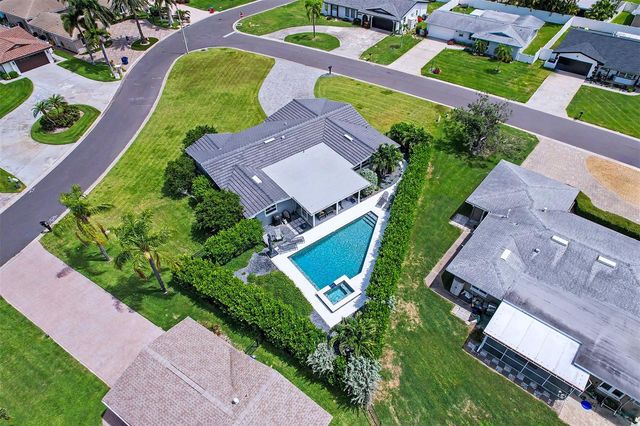 11624 GROVE STREET, Seminole, FL 33772