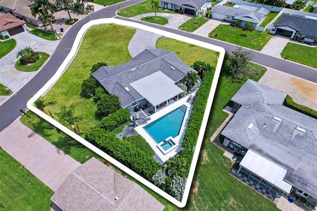 11624 GROVE STREET, Seminole, FL 33772