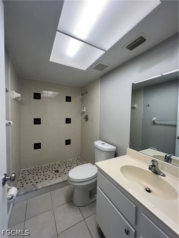 639 SE 13th AVE 120, Cape Coral, FL 33990