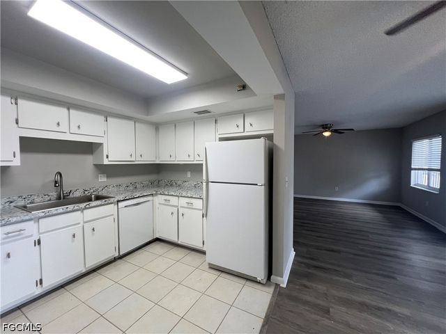 639 SE 13th AVE 120, Cape Coral, FL 33990