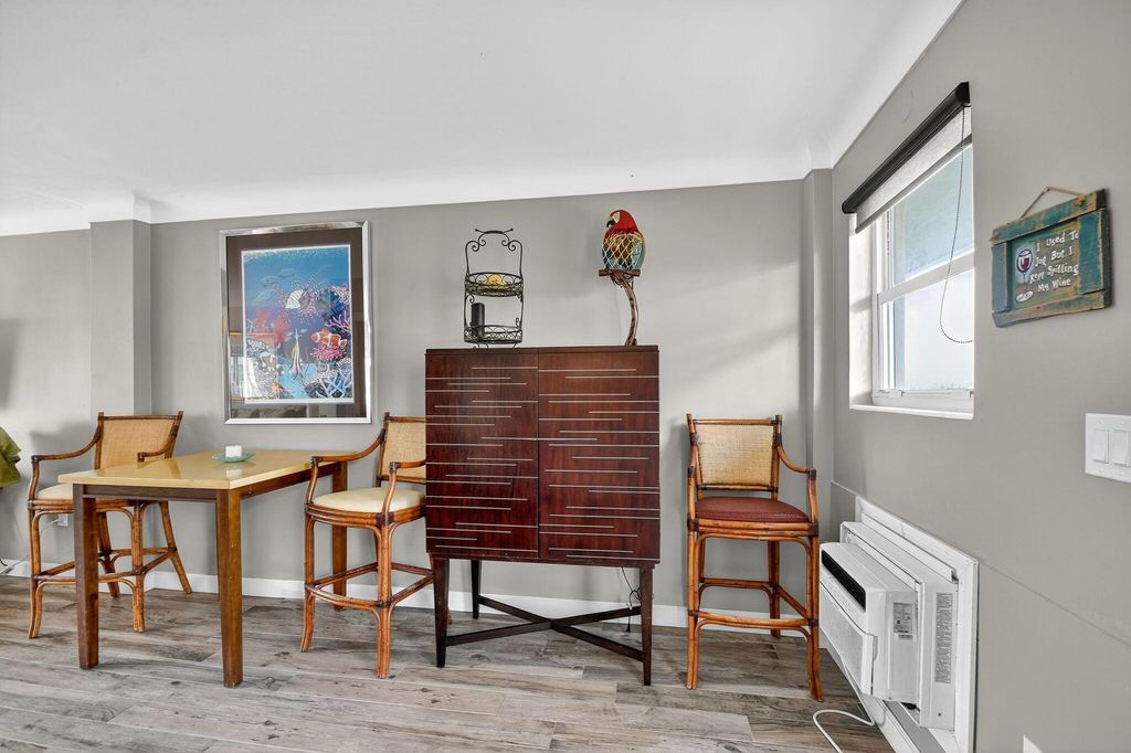 Image 13 of property listing at 3030 S Ocean Boulevard 437, Palm Beach, FL 33480