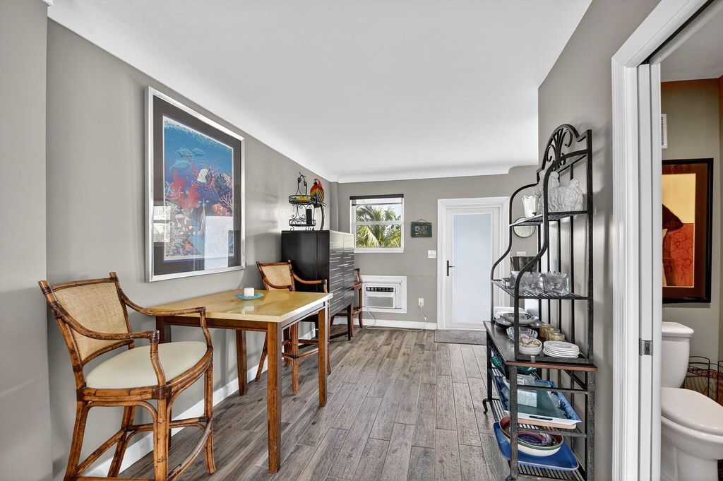 Image 14 of property listing at 3030 S Ocean Boulevard 437, Palm Beach, FL 33480