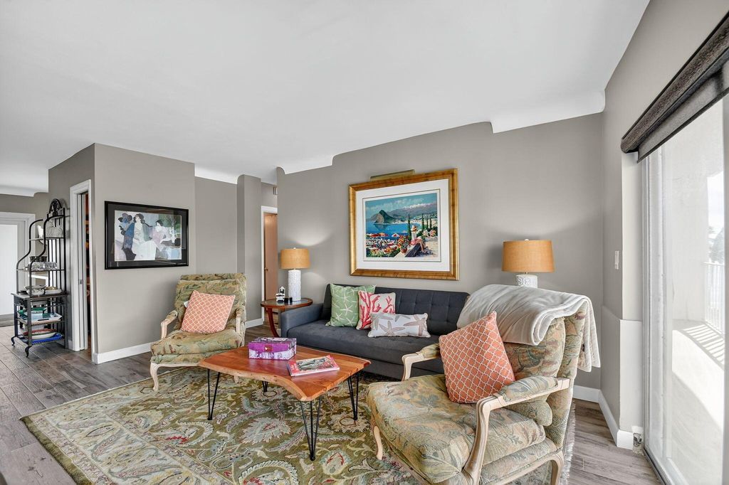 Image 15 of property listing at 3030 S Ocean Boulevard 437, Palm Beach, FL 33480