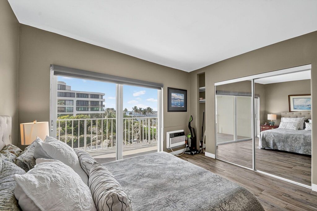 Image 19 of property listing at 3030 S Ocean Boulevard 437, Palm Beach, FL 33480