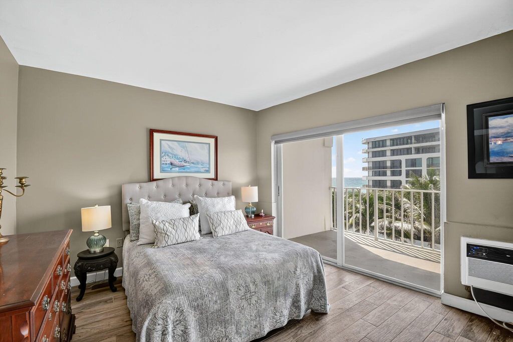 Image 20 of property listing at 3030 S Ocean Boulevard 437, Palm Beach, FL 33480