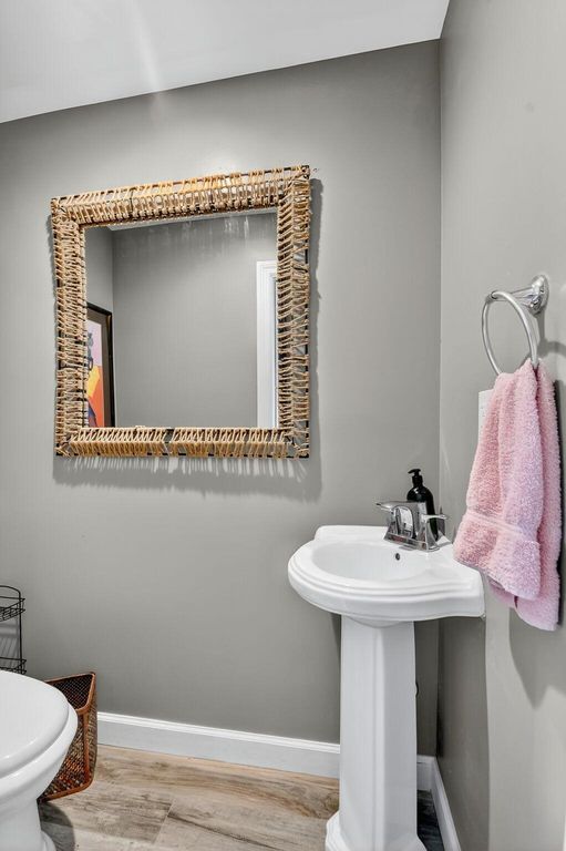 Image 23 of property listing at 3030 S Ocean Boulevard 437, Palm Beach, FL 33480