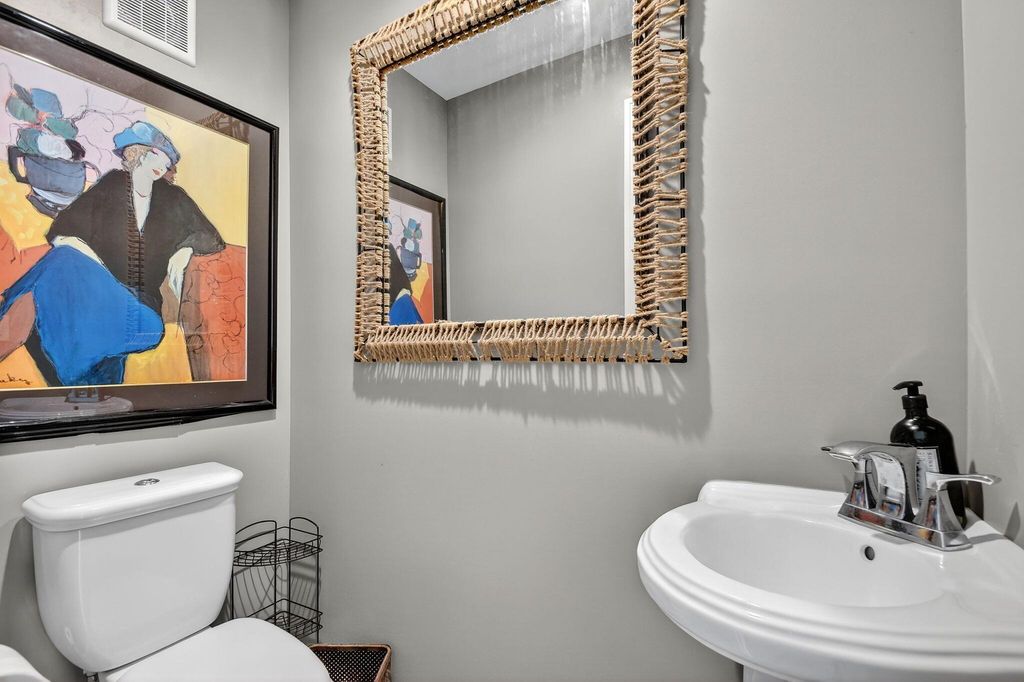 Image 24 of property listing at 3030 S Ocean Boulevard 437, Palm Beach, FL 33480
