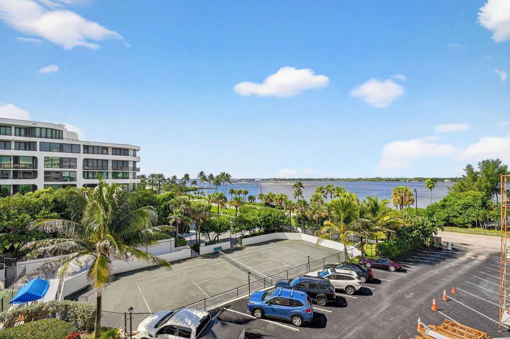 Image 29 of property listing at 3030 S Ocean Boulevard 437, Palm Beach, FL 33480