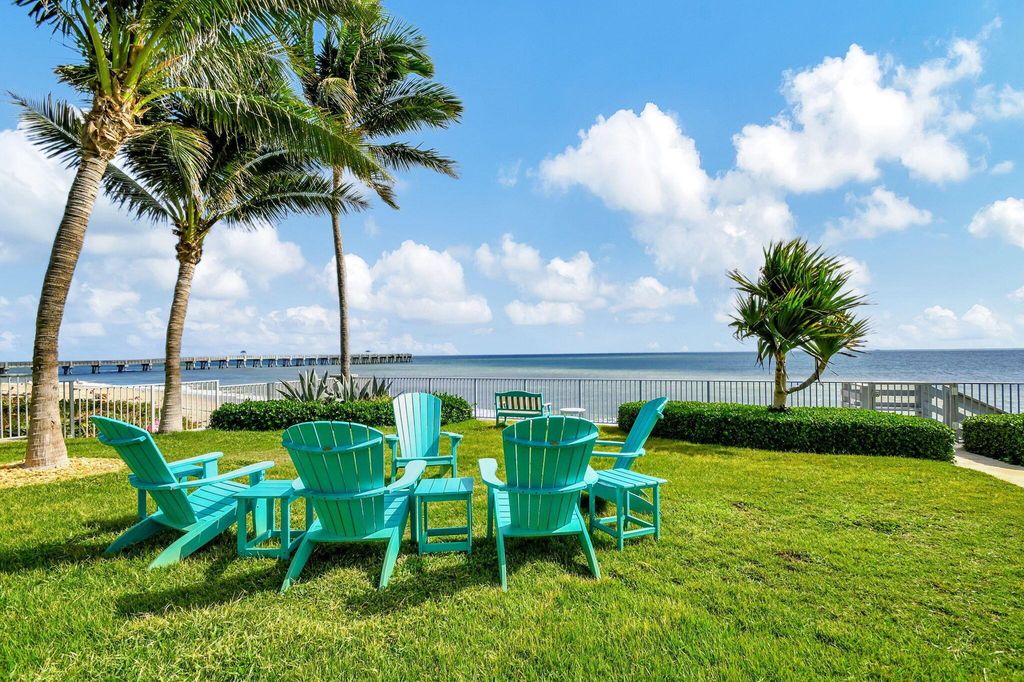 Image 32 of property listing at 3030 S Ocean Boulevard 437, Palm Beach, FL 33480