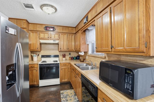 6437 High Lawn Terrace, Watauga, TX 76148