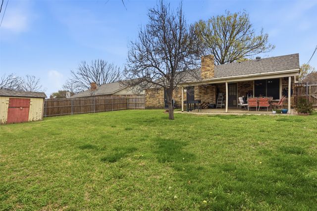 6437 High Lawn Terrace, Watauga, TX 76148