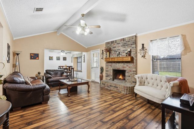 6437 High Lawn Terrace, Watauga, TX 76148