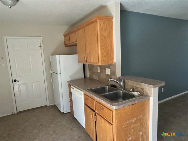 604 Redbud Drive, Copperas Cove, TX 76522