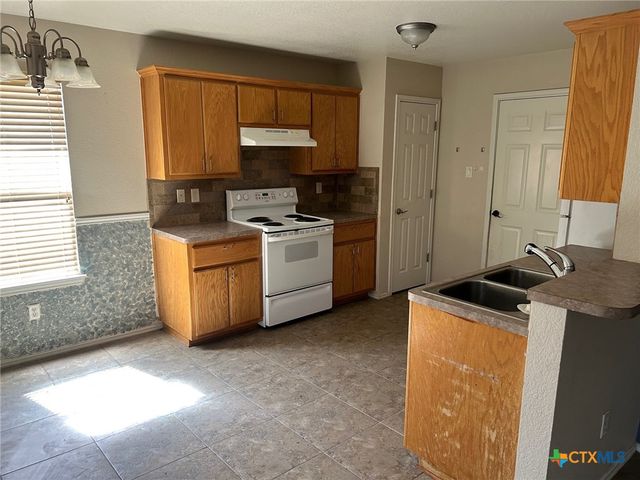 604 Redbud Drive, Copperas Cove, TX 76522