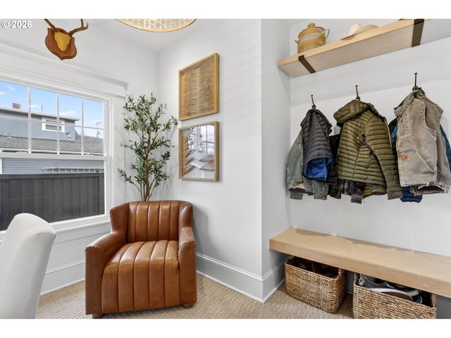 510 MONROE St, Oregon City, OR 97045