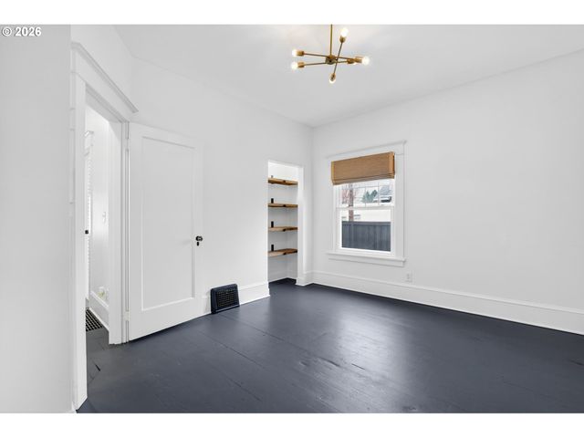 510 MONROE St, Oregon City, OR 97045