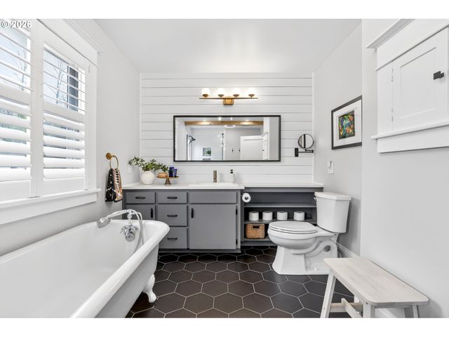 510 MONROE St, Oregon City, OR 97045