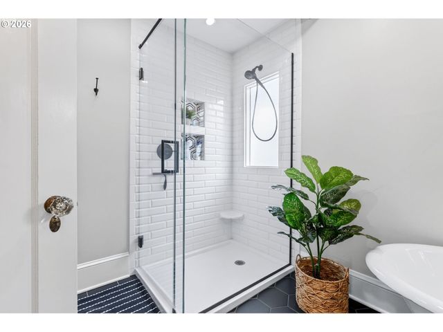 510 MONROE St, Oregon City, OR 97045