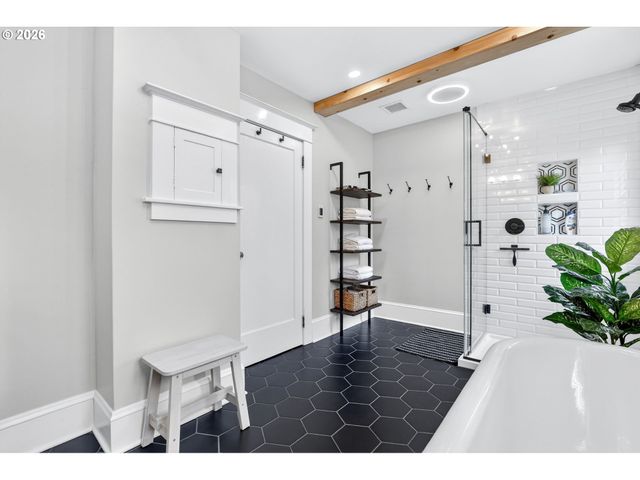 510 MONROE St, Oregon City, OR 97045