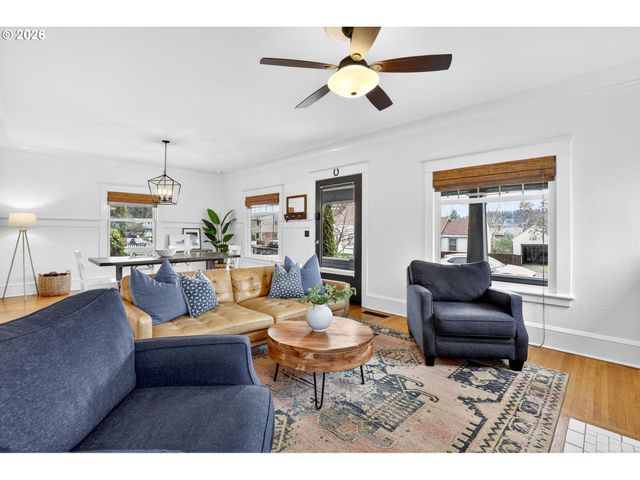 510 MONROE St, Oregon City, OR 97045