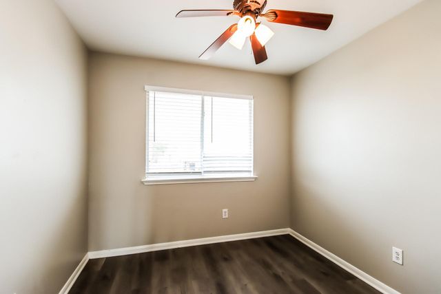 1111 Richcrest Drive, Houston, TX 77060