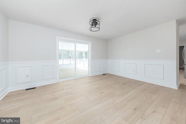 1124 LEXINGTON DR, Deptford, NJ 08096