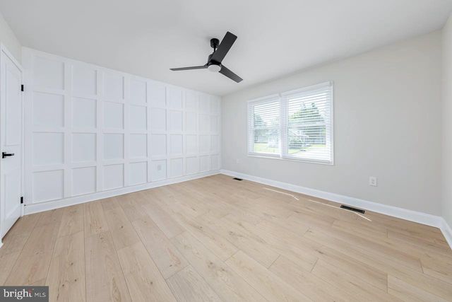 1124 LEXINGTON DR, Deptford, NJ 08096