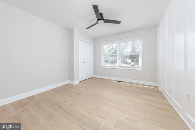 1124 LEXINGTON DR, Deptford, NJ 08096
