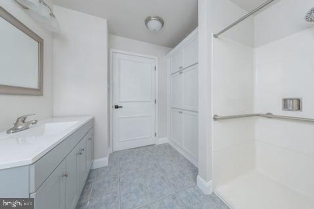 1124 LEXINGTON DR, Deptford, NJ 08096