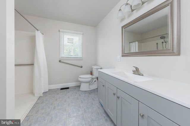 1124 LEXINGTON DR, Deptford, NJ 08096
