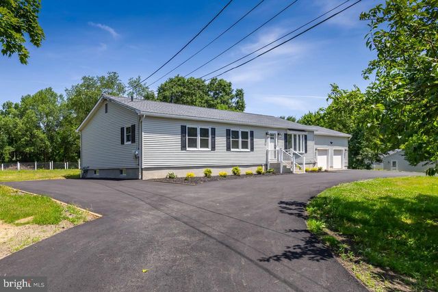1124 LEXINGTON DR, Deptford, NJ 08096