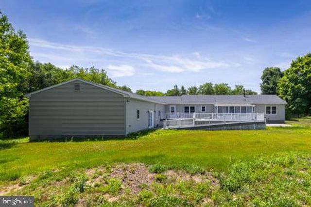 1124 LEXINGTON DR, Deptford, NJ 08096