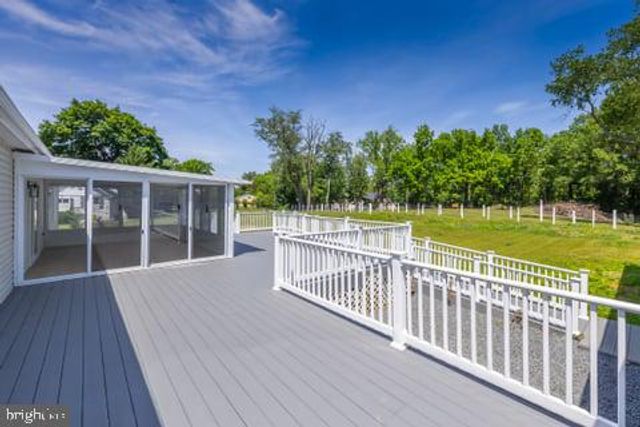 1124 LEXINGTON DR, Deptford, NJ 08096
