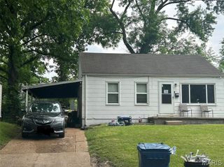 8042 Patterson Drive, Berkeley, MO 63134