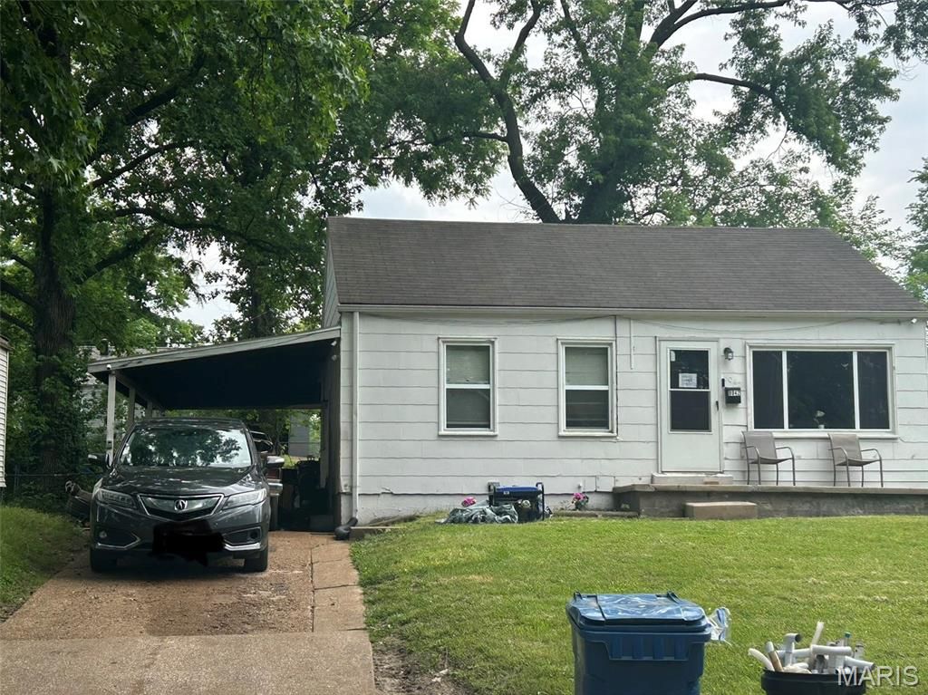 8042 Patterson Drive, Berkeley, MO 63134