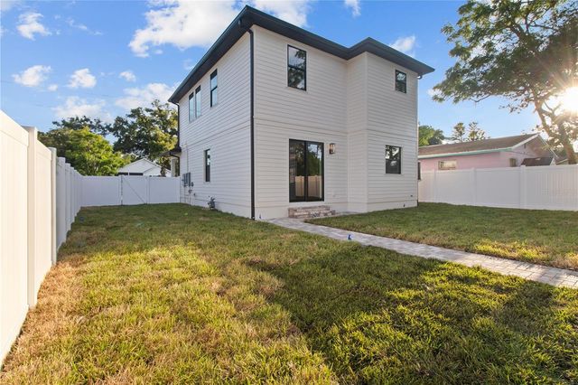 1025 MELROSE AVENUE S, St Petersburg, FL 33705