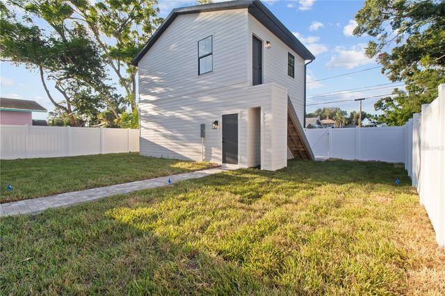 1025 MELROSE AVENUE S, St Petersburg, FL 33705