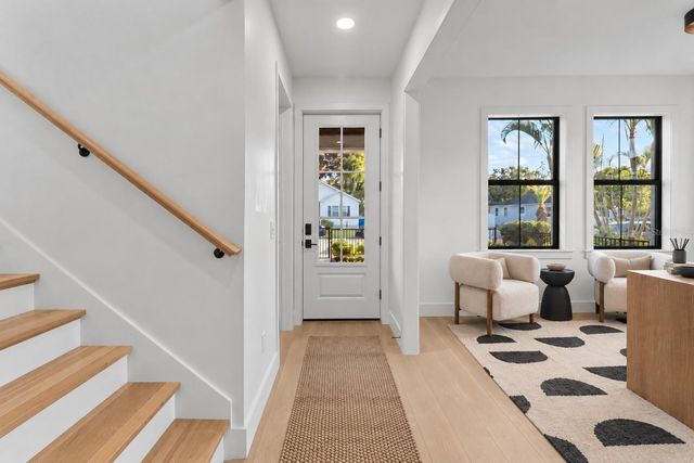 1025 MELROSE AVENUE S, St Petersburg, FL 33705