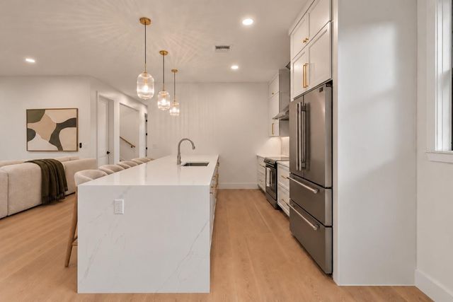 1025 MELROSE AVENUE S, St Petersburg, FL 33705