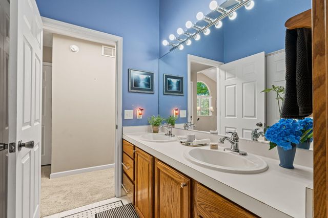 6806 Wiley Road, Douglas Vllg, MI 49406