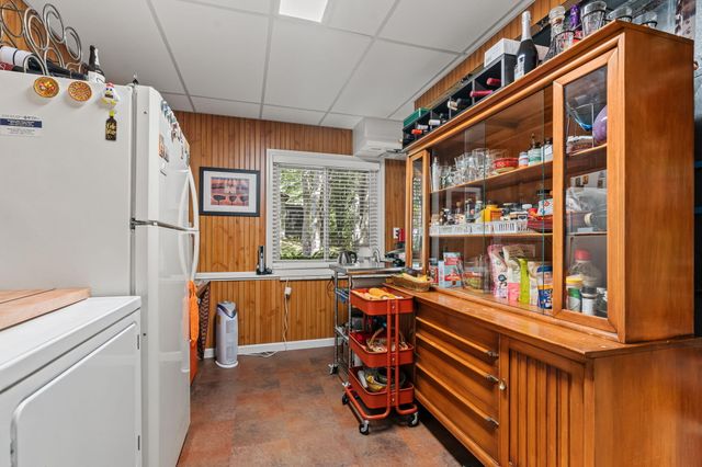 6806 Wiley Road, Douglas Vllg, MI 49406