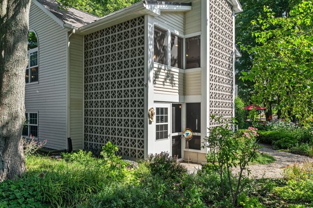 6806 Wiley Road, Douglas Vllg, MI 49406