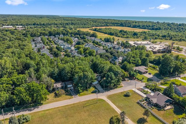 6806 Wiley Road, Douglas Vllg, MI 49406