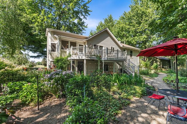 6806 Wiley Road, Douglas Vllg, MI 49406