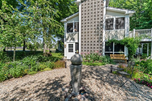 6806 Wiley Road, Douglas Vllg, MI 49406
