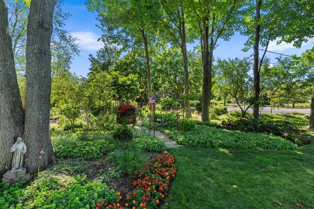 6806 Wiley Road, Douglas Vllg, MI 49406