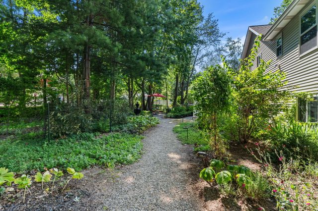 6806 Wiley Road, Douglas Vllg, MI 49406