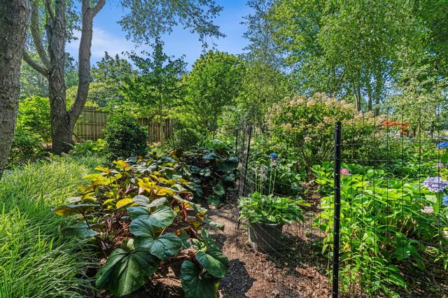 6806 Wiley Road, Douglas Vllg, MI 49406