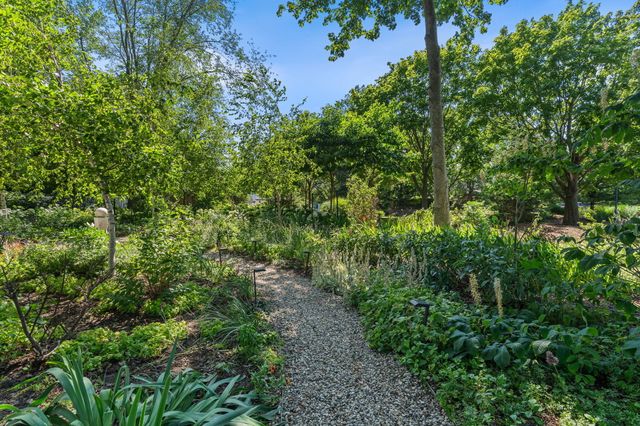 6806 Wiley Road, Douglas Vllg, MI 49406